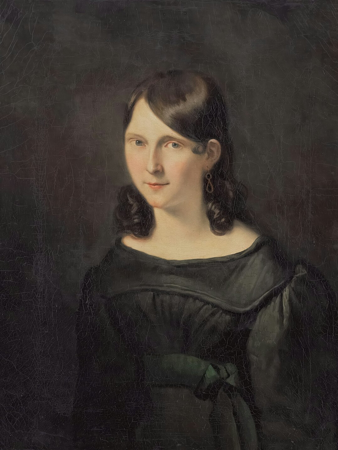 Retrato de historiadora de media portuguesa de cabelo curto